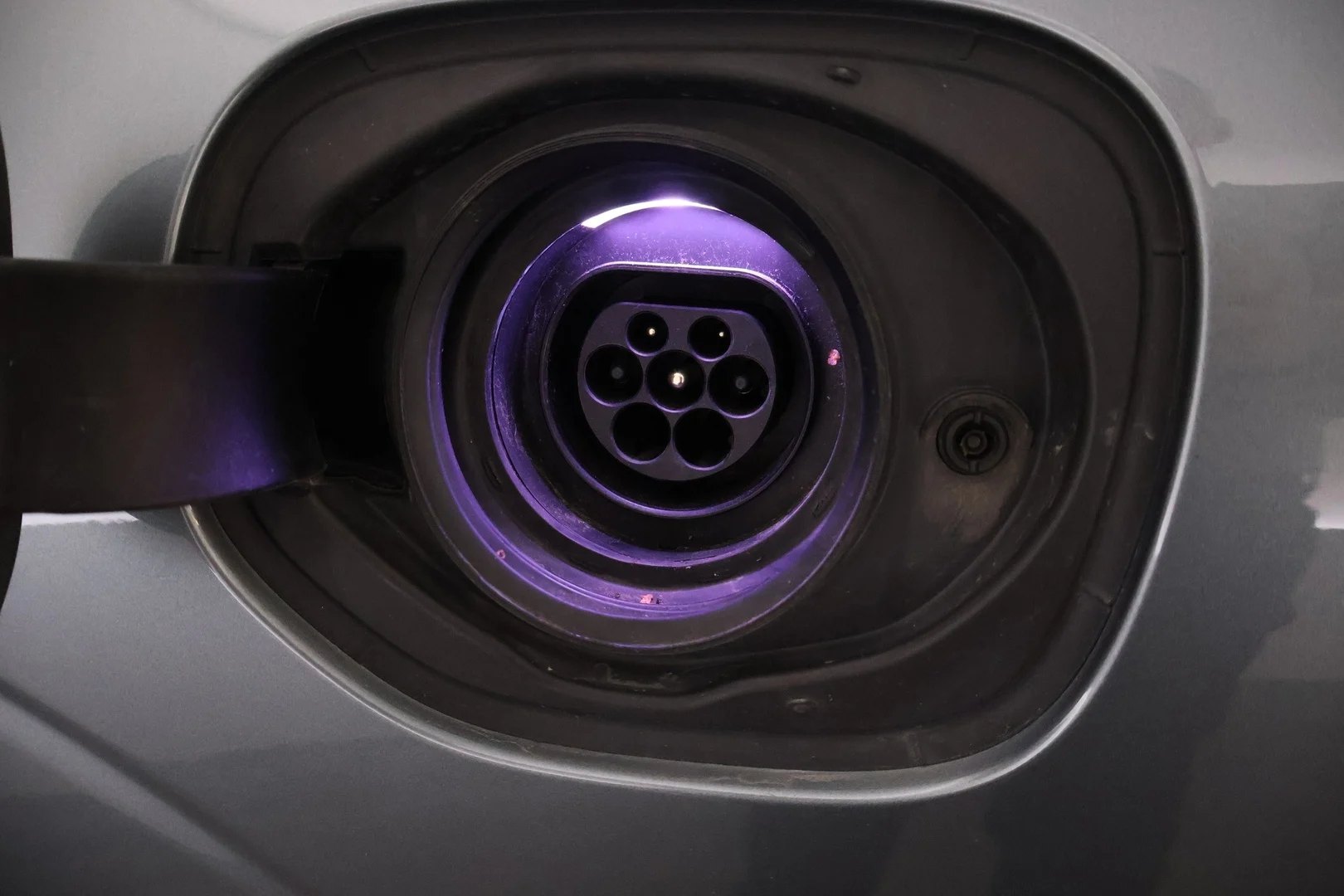Car Image - 2Q0RwSpIQLyHEczMaPXGFP