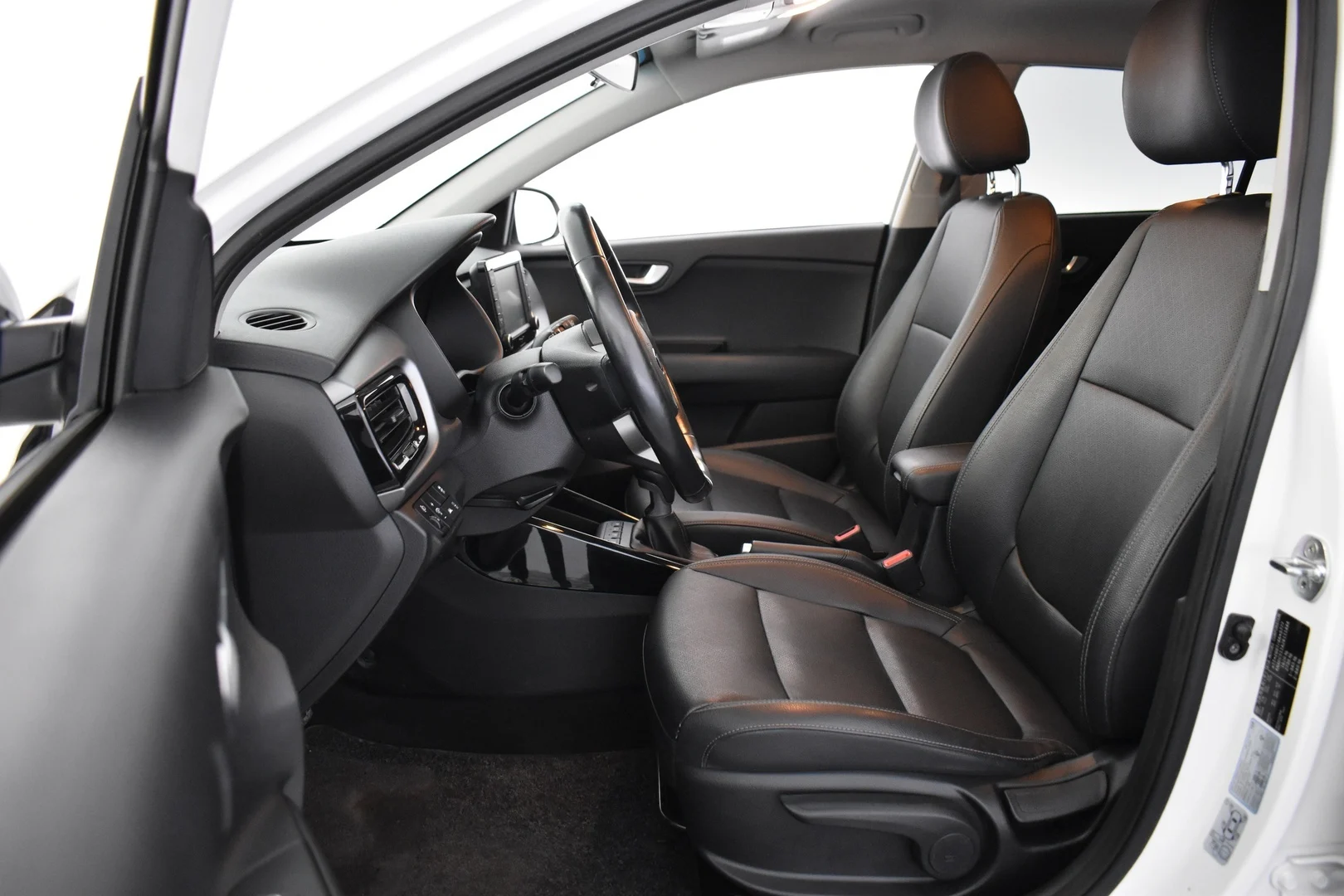 Car Image - 4vZ7qYInaGA76tAE25AU22