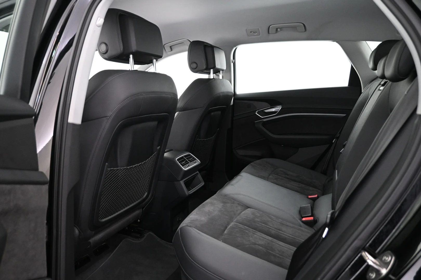 Car Image - 2FlHjuij34xjcjoTugVVCb
