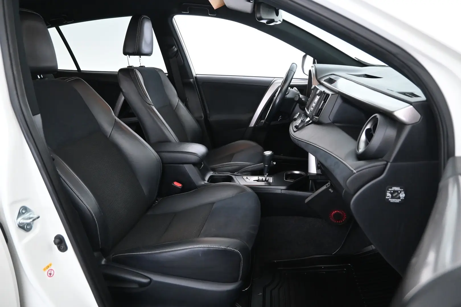 Car Image - 2bfyPTtq6bUVMc0JqL3uWa