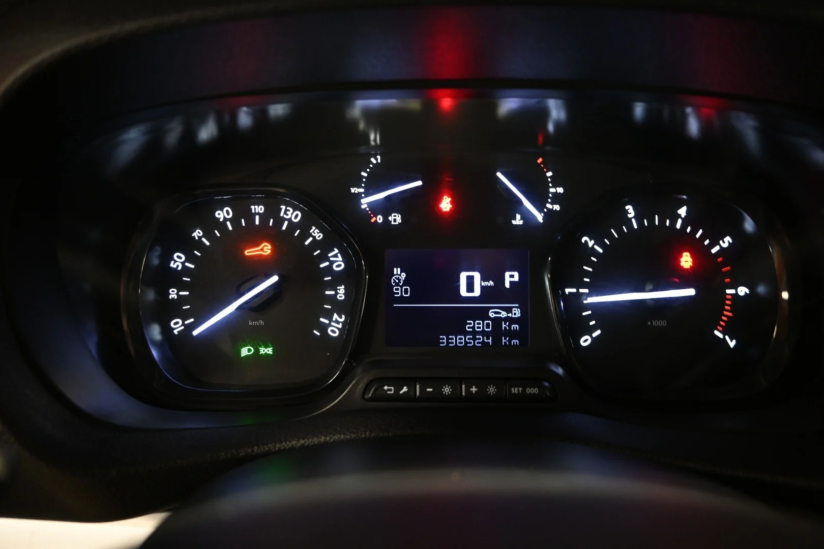 Car Image - 4SWnYeoV1uqRnlC0SB40JB