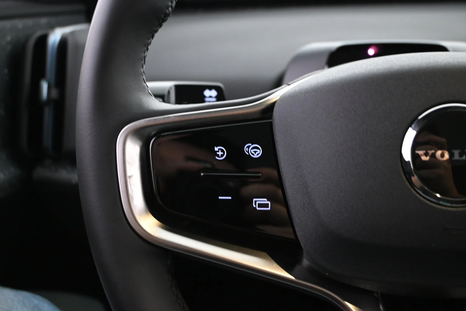 Car Image - 9LNgzKMCmvwVSeQDCtLk7
