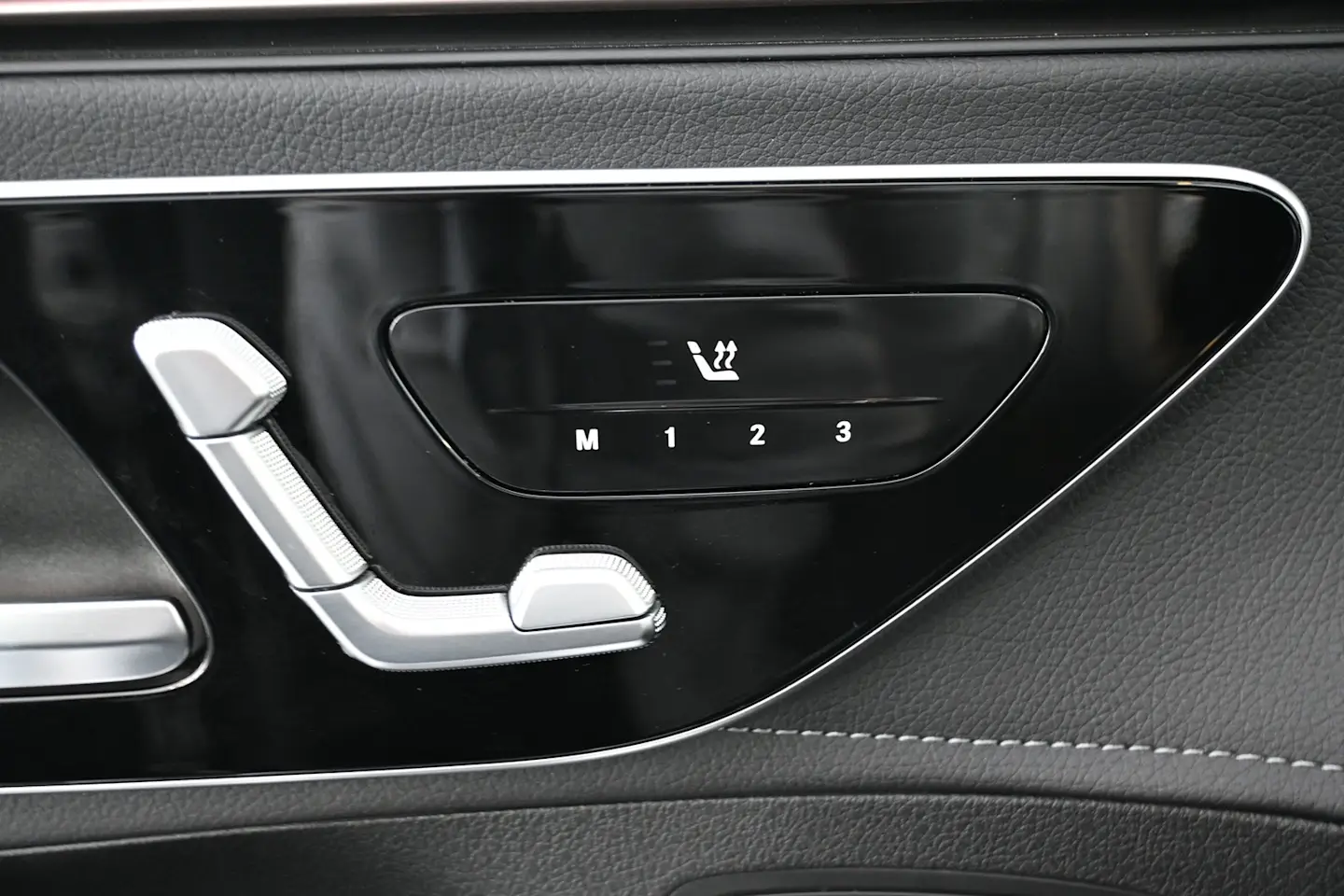 Car Image - 2U7ScRCSQmsp7F7KSw8smv