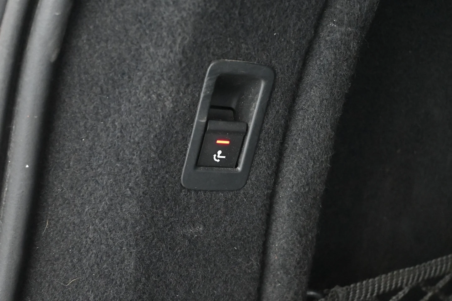 Car Image - 4Iyh0N4bR0xnA8UtFq0z0t