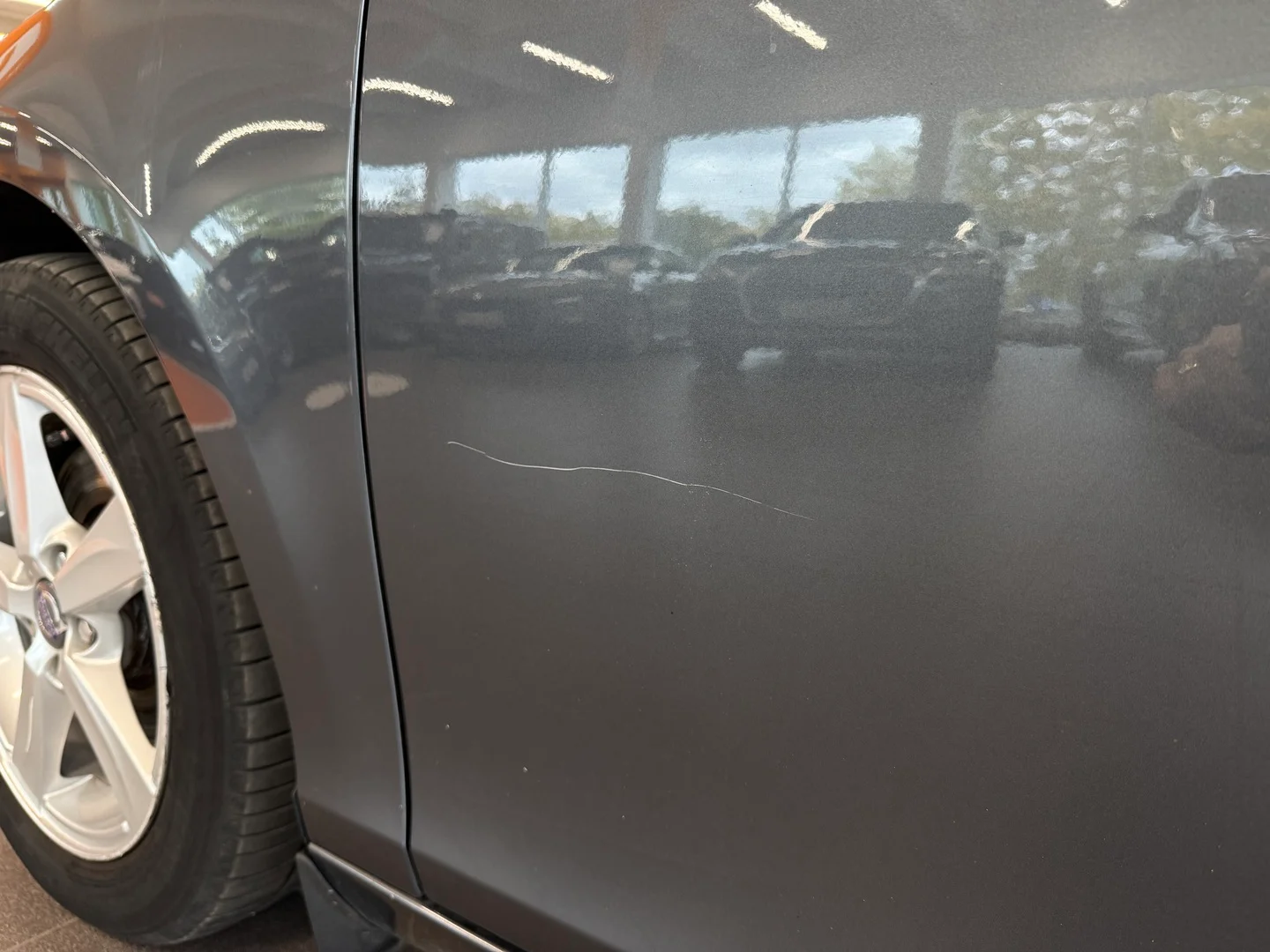 Car Image - 1VElyvwluIhlYxrUwJSDkI