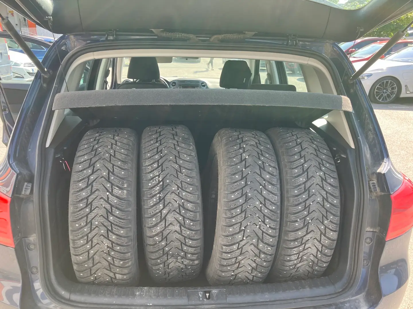 Car Image - 3Y21w1zBEuMT5x8Rbb3zTm