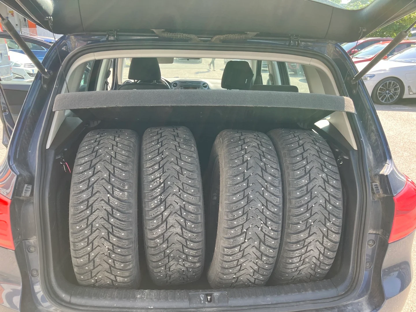 Car Image - 3Y21w1zBEuMT5x8Rbb3zTm