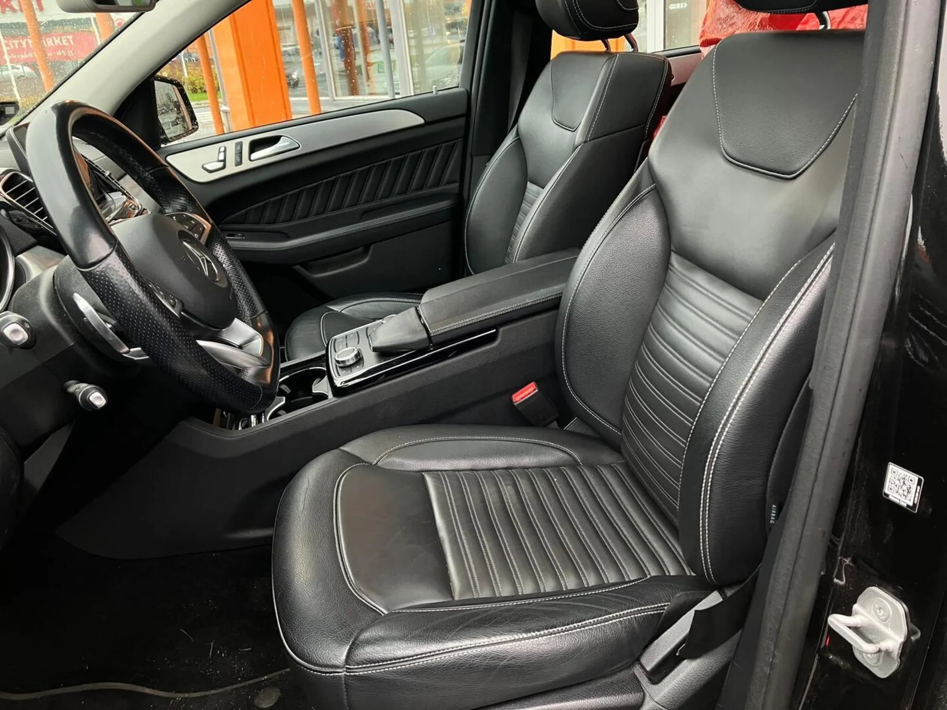 Car Image - 7J7RxJ7OjLLZJ6UFauJK1y