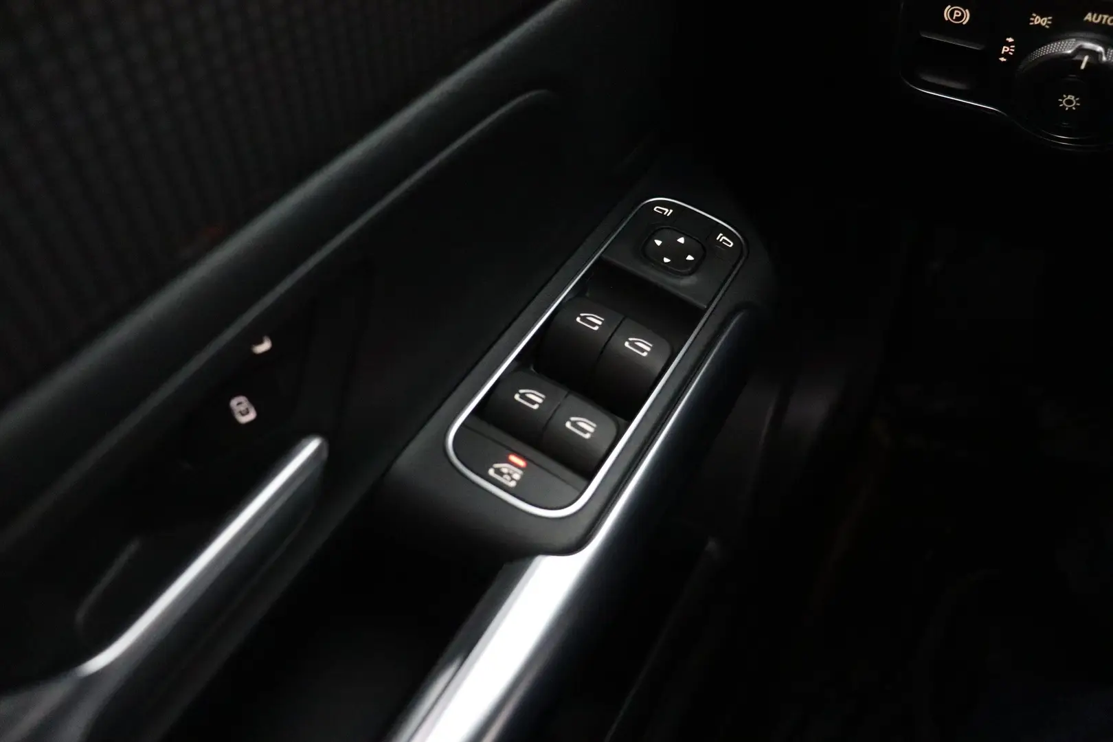 Car Image - 4QDYB2cTvvp4fEYM49Oxqo