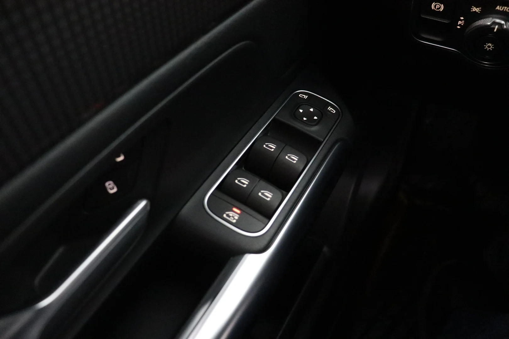Car Image - 4QDYB2cTvvp4fEYM49Oxqo