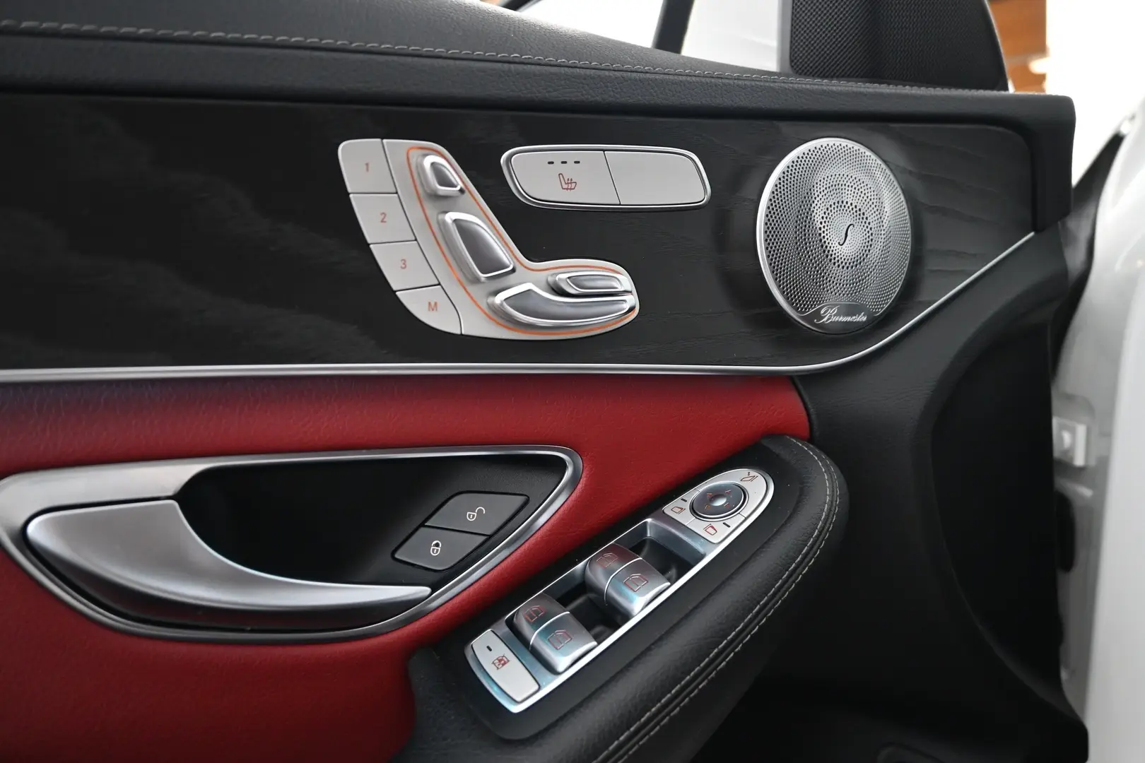 Car Image - 6stNPFrBGVQ56LjSjZcoJ6
