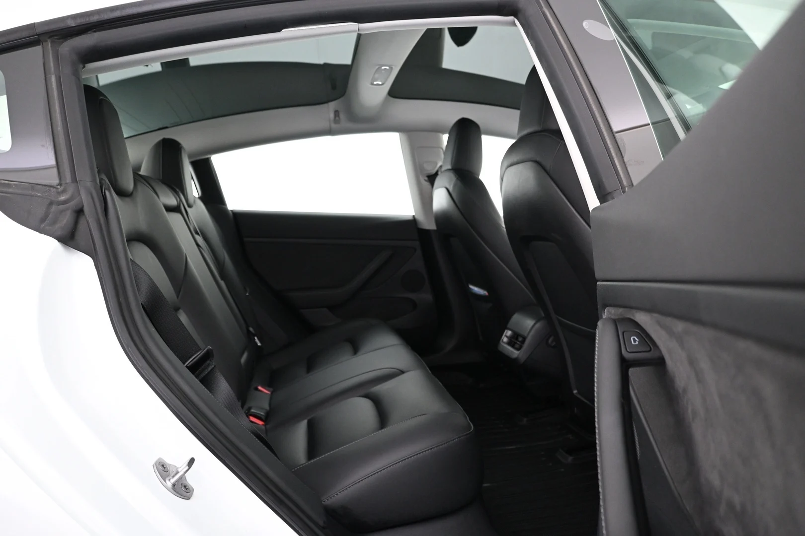 Car Image - 3FOrNanDMgQSqsIxIogaUk