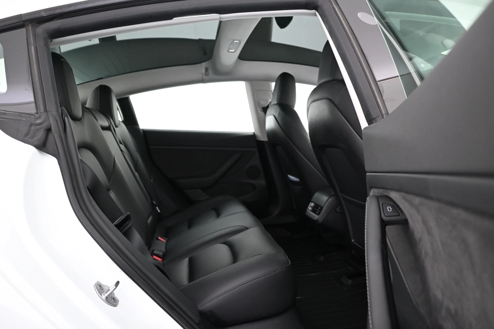 Car Image - 3FOrNanDMgQSqsIxIogaUk