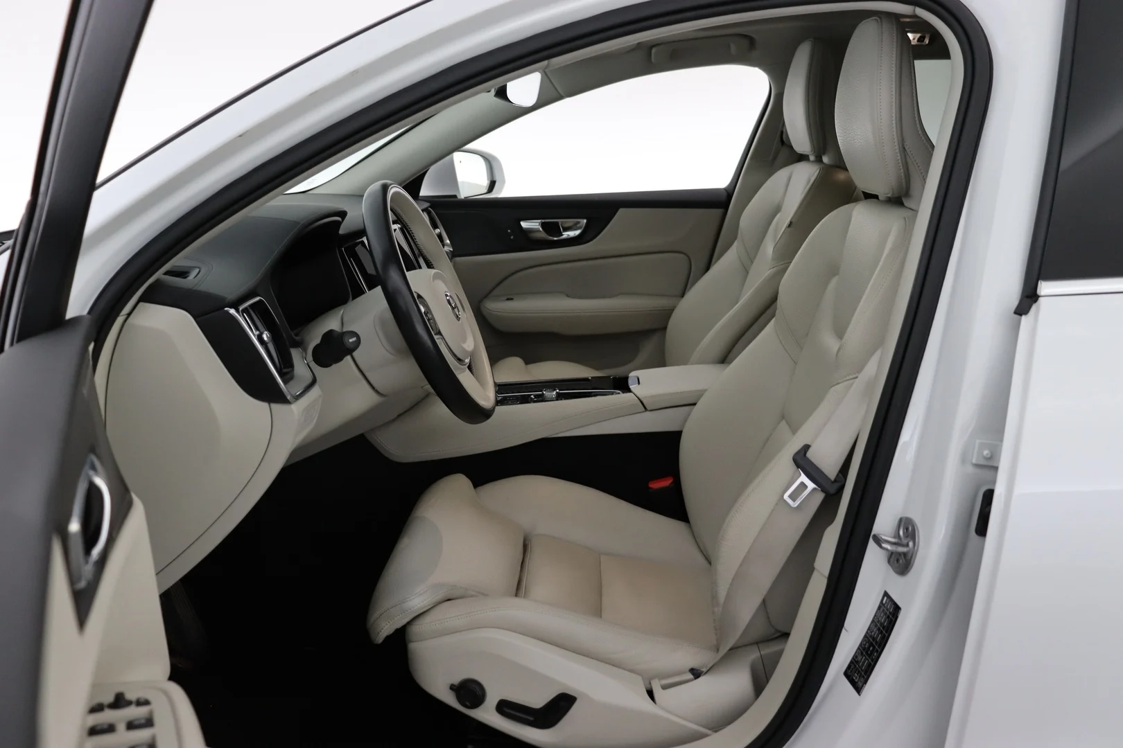 Car Image - 6UJDofCoW9AVdJRHIduAbC