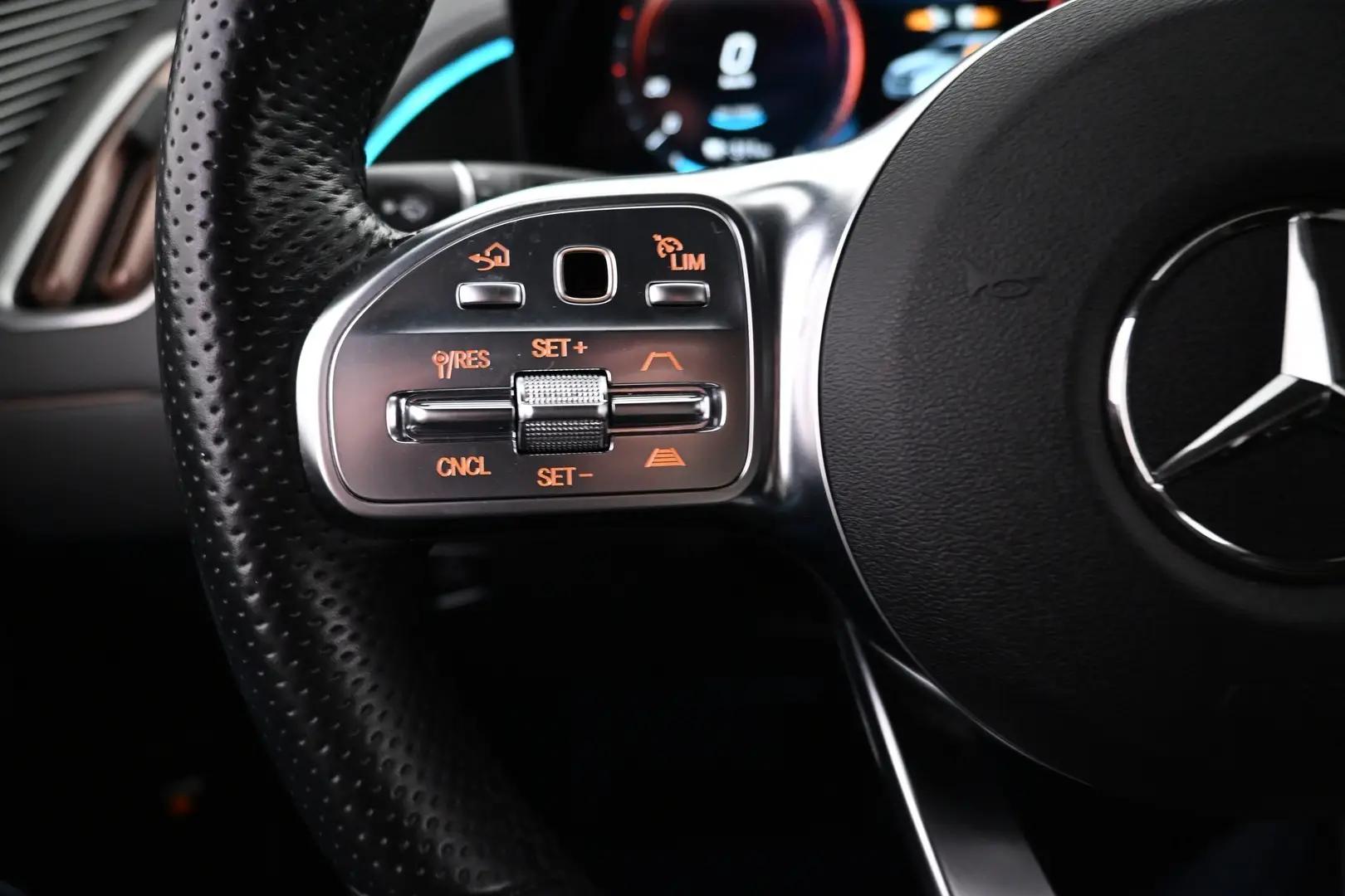Car Image - UylbAMgni6VPaLYcQJA8q