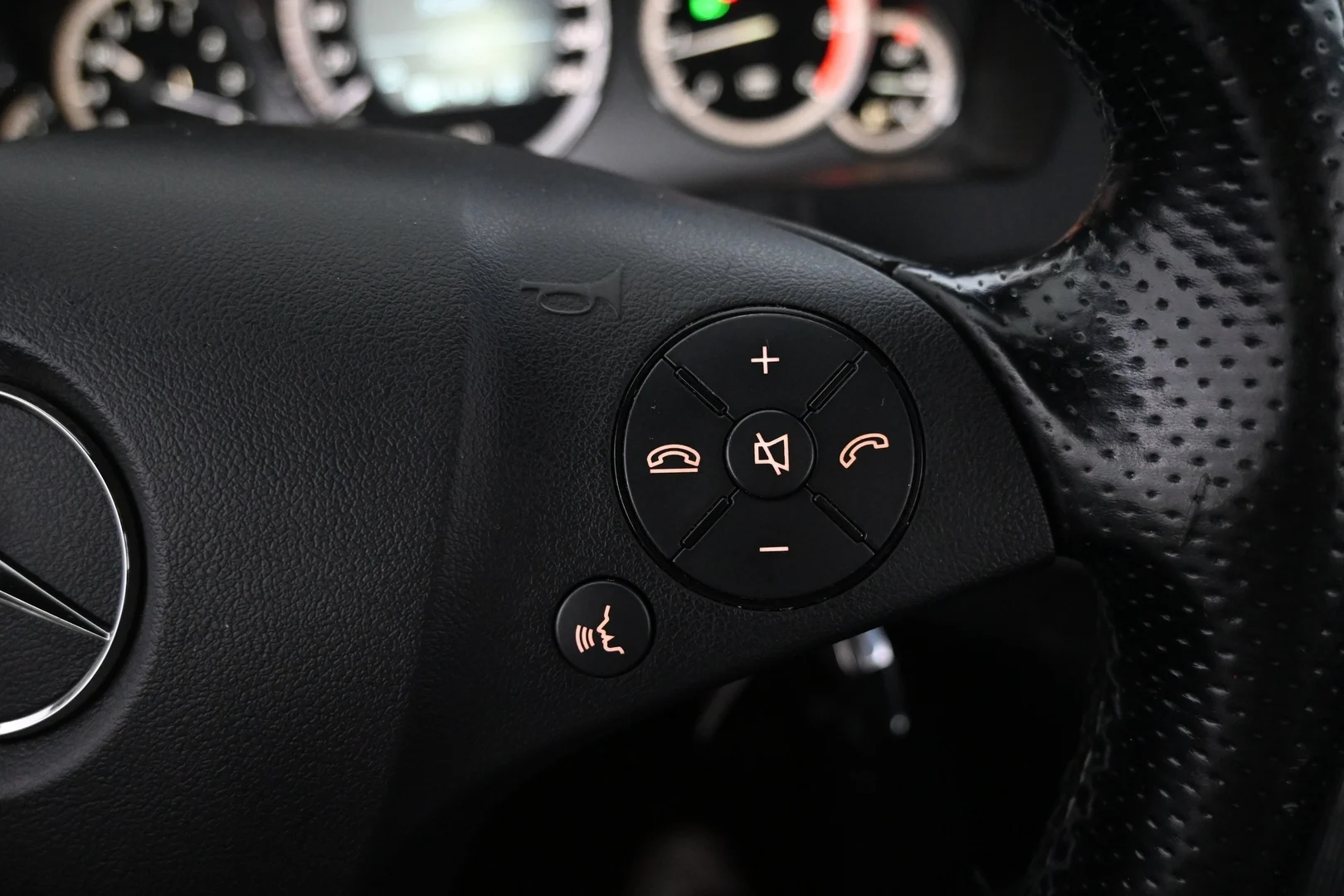 Car Image - 6grdrfJCHJnnmjxyrIzPSa