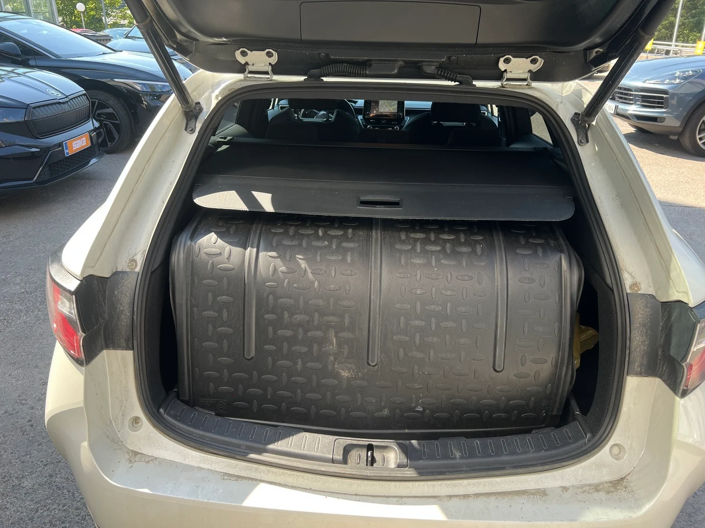 Car Image - 7lM1w047f14eWF8xR5e4LT