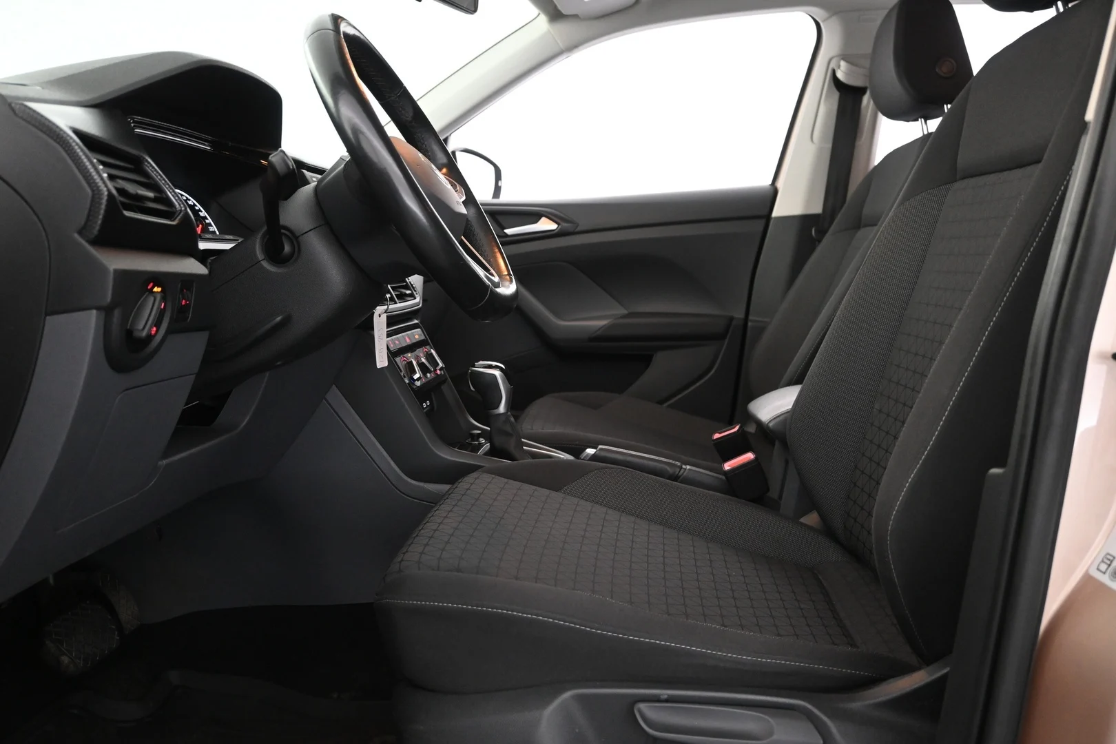 Car Image - 7Lli2guvrM4UqeoSBk7GSK