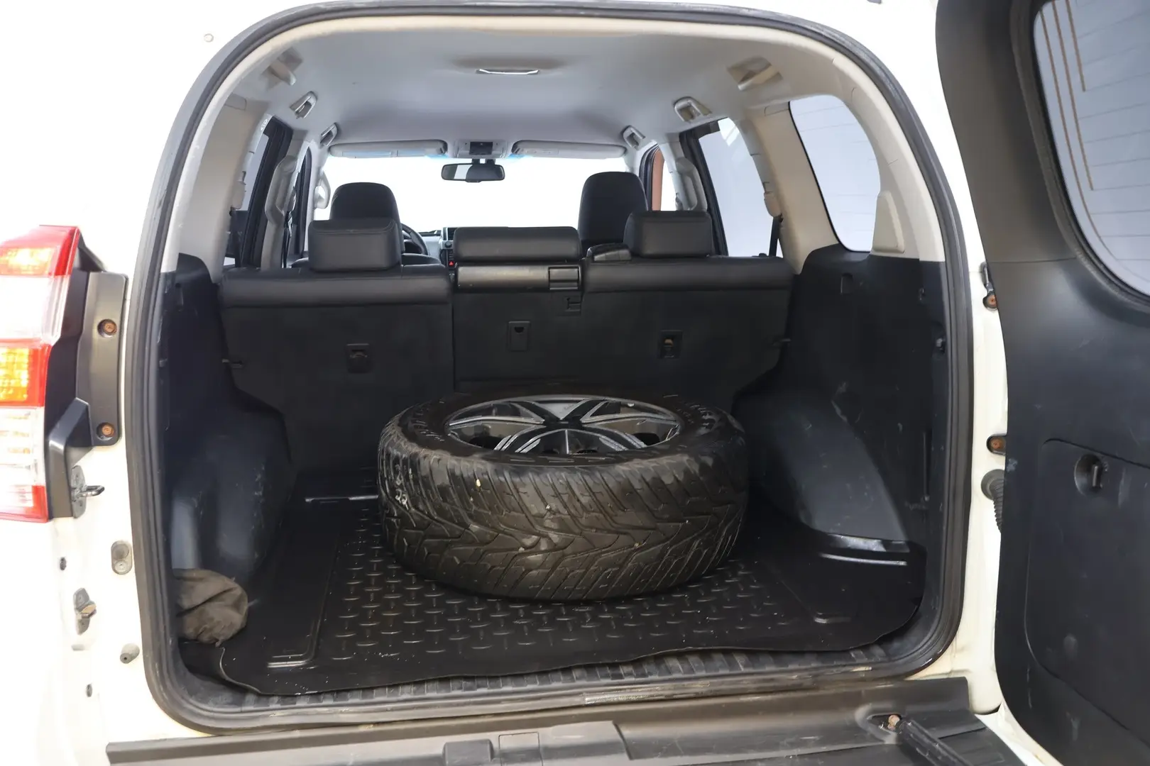 Car Image - 2cfYr6dyg6rKoCVJClWb8K