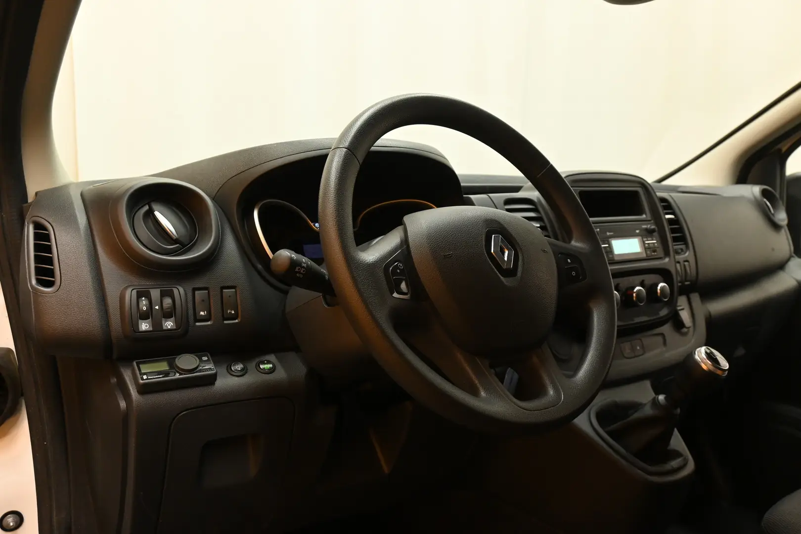 Car Image - 4sau6ONTwPAa8WSBnnijQ8