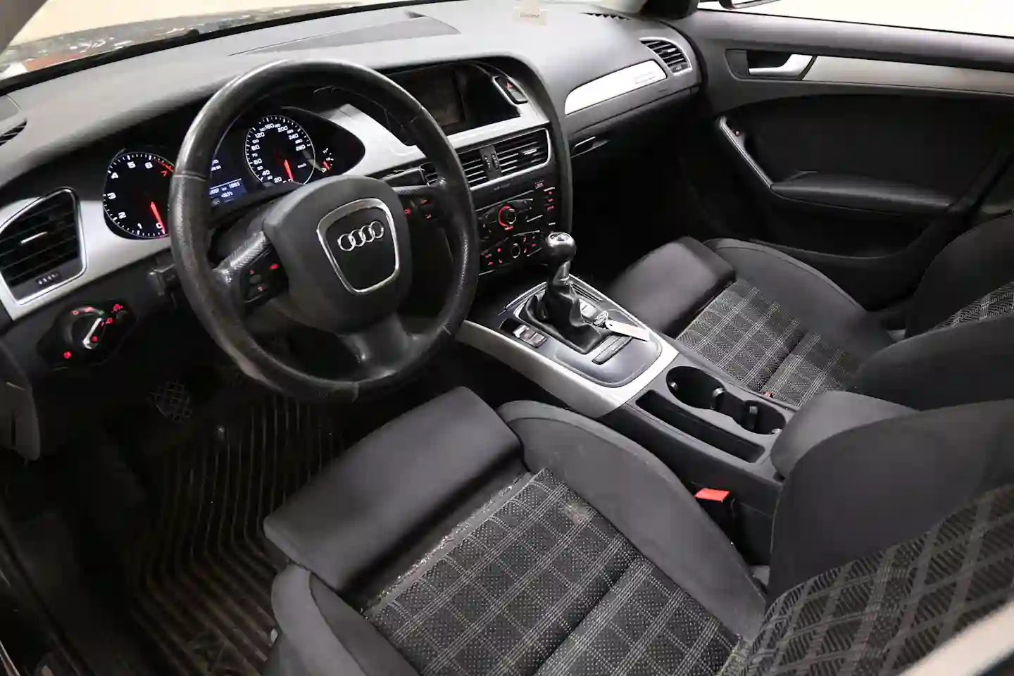 Car Image - 7J4RR5AltJO3F046TadCrR
