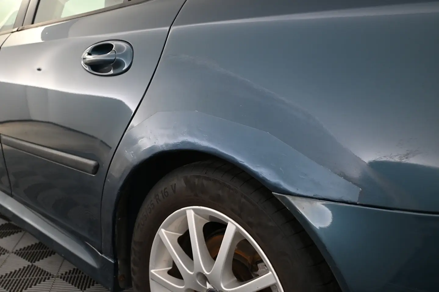 Car Image - 6LLCEM5G2TE6vVsJ6w2TXM
