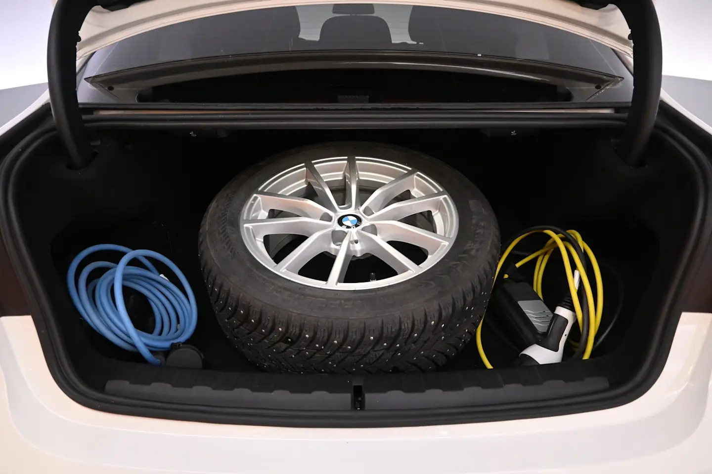 Car Image - ttO12BjdY9JEmiEHLniVh