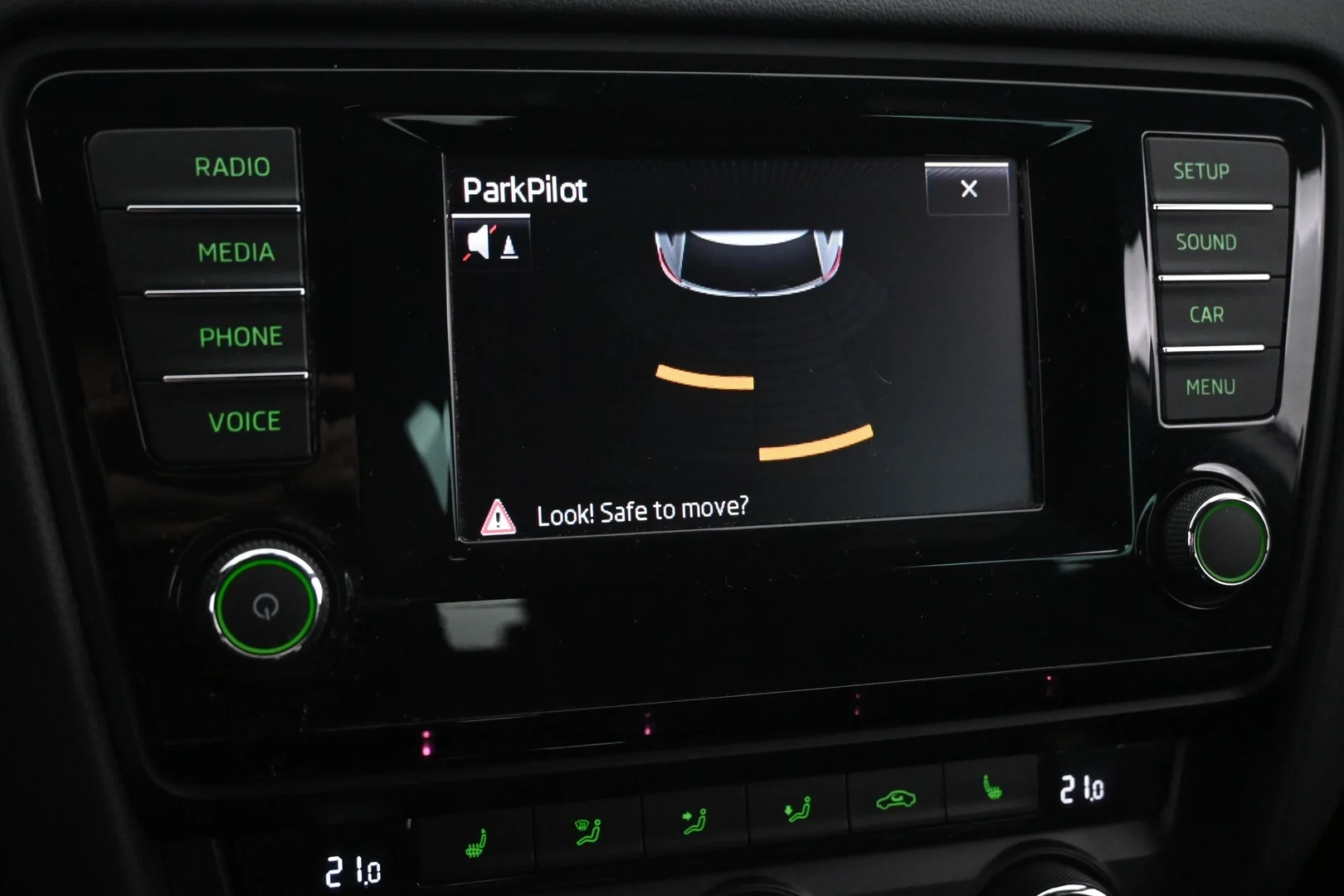 Car Image - dXYF3UzpEi1I6avoTLxot