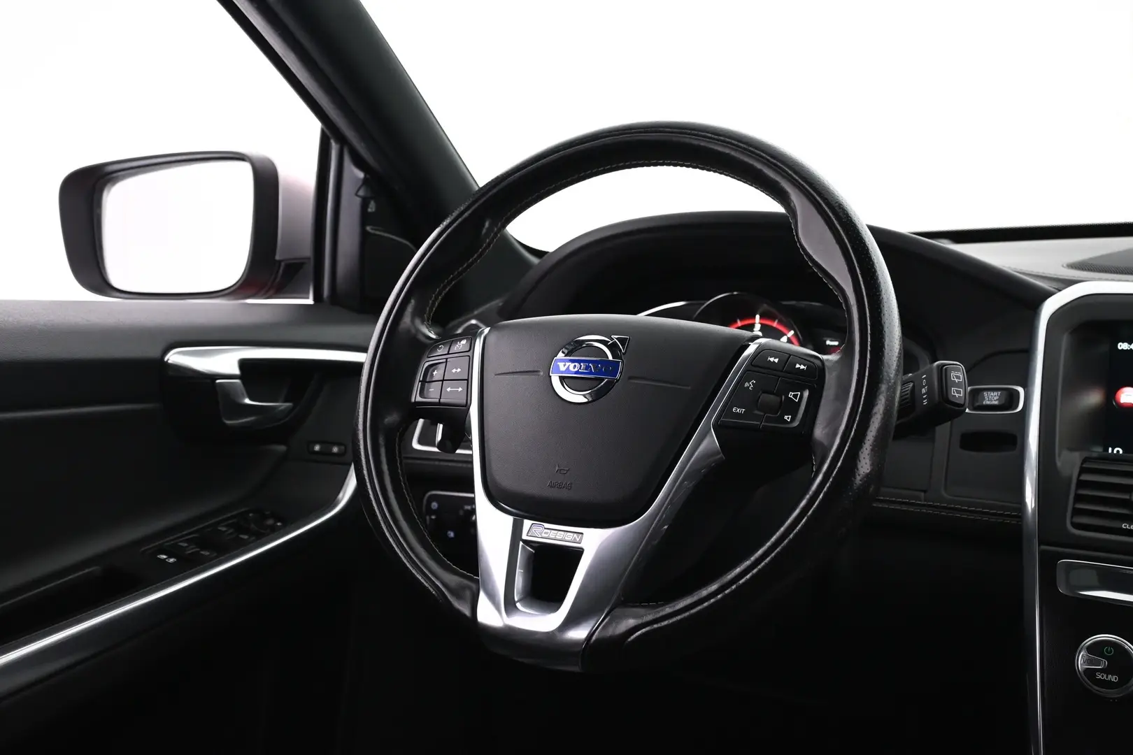 Car Image - 2QxTmYxoFYdNFetN5ly5uS