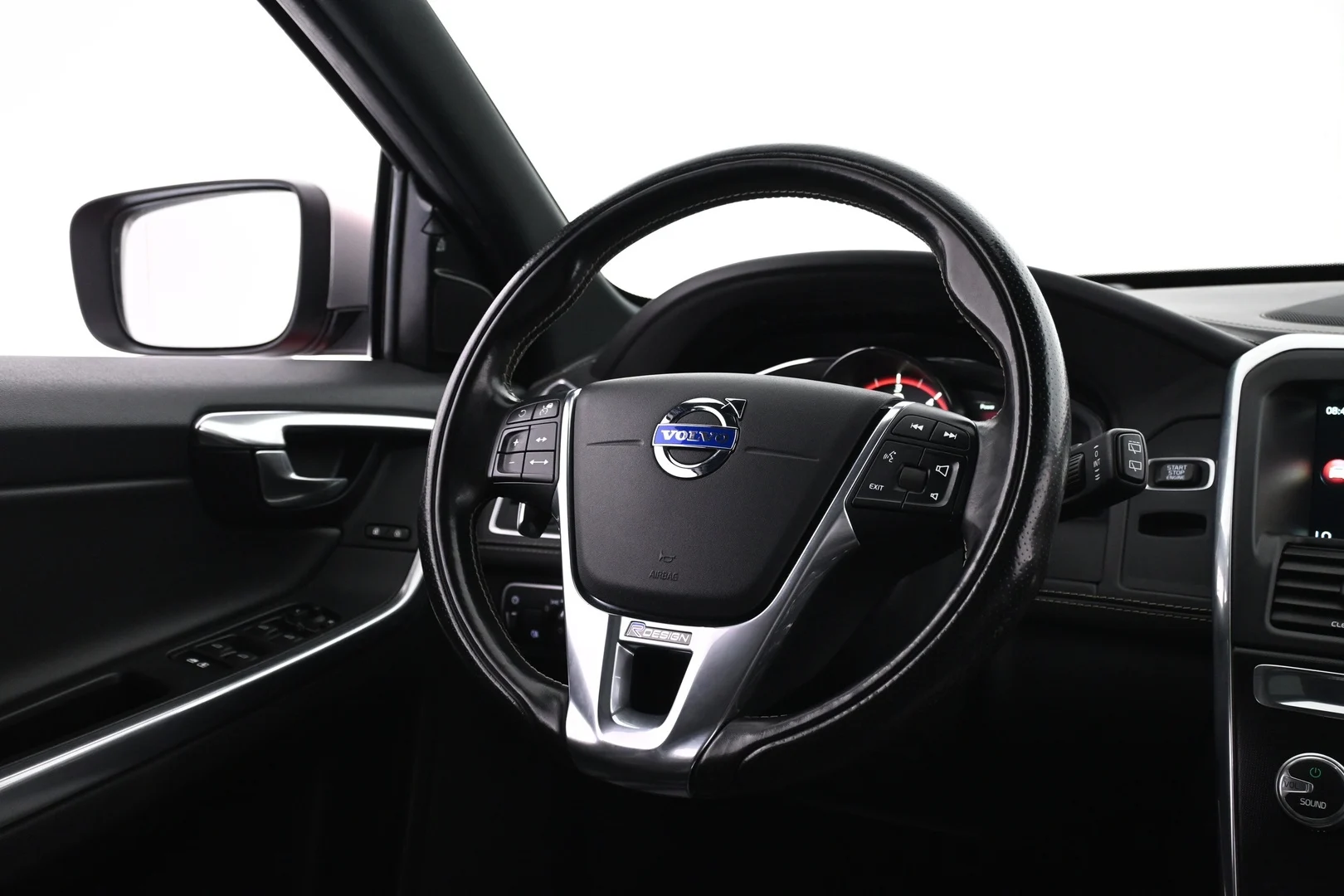 Car Image - 2QxTmYxoFYdNFetN5ly5uS
