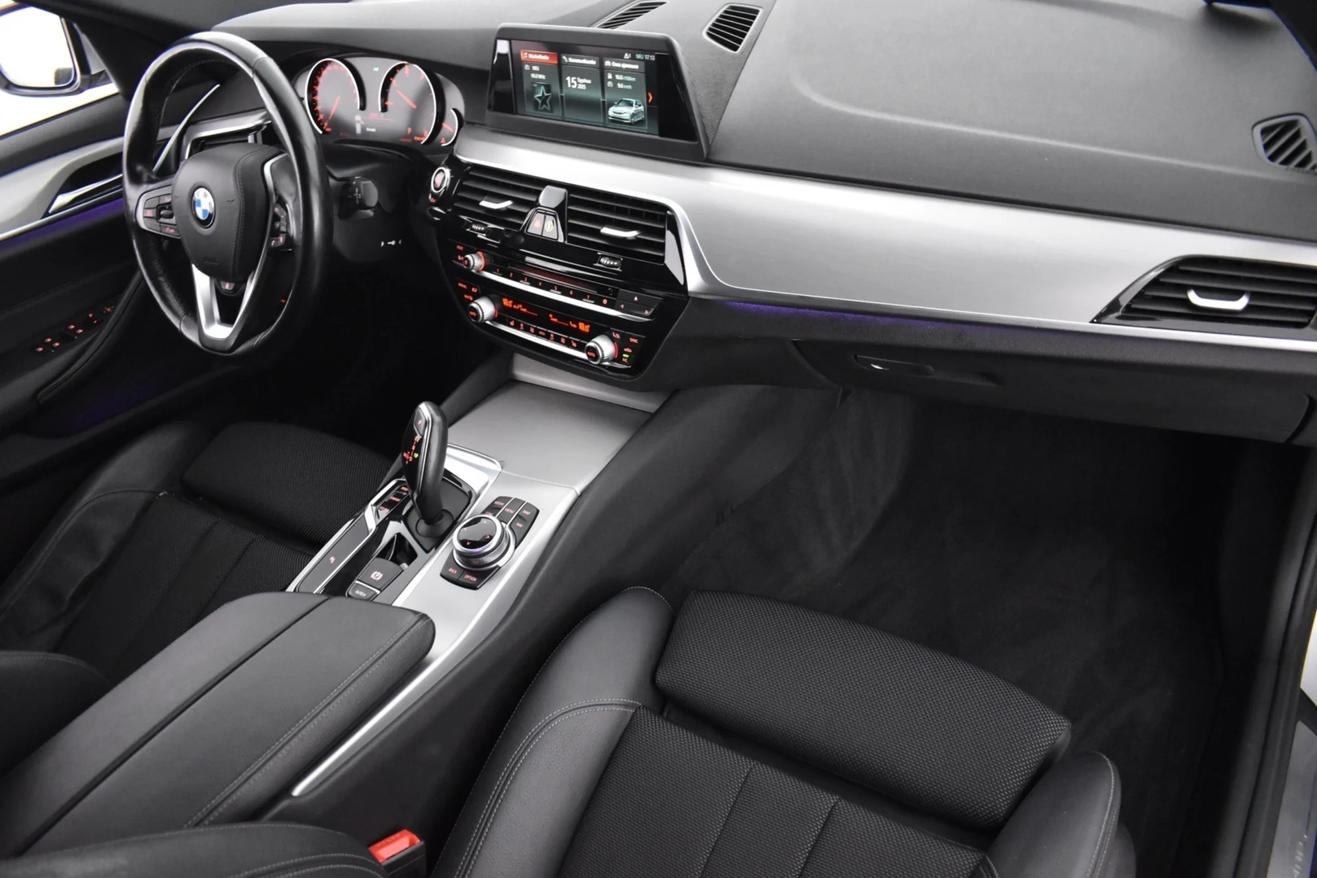 Car Image - 5KQ6bxH94qtvrlOJNzSzxl