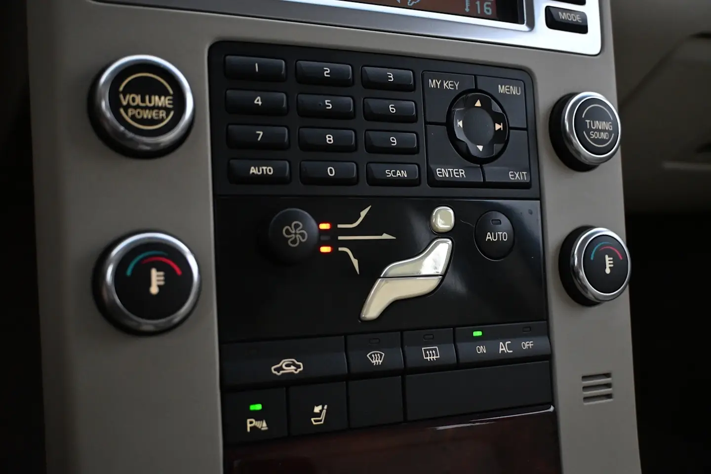 Car Image - 2zCT5VWLoHVxeDDLKvMHF5