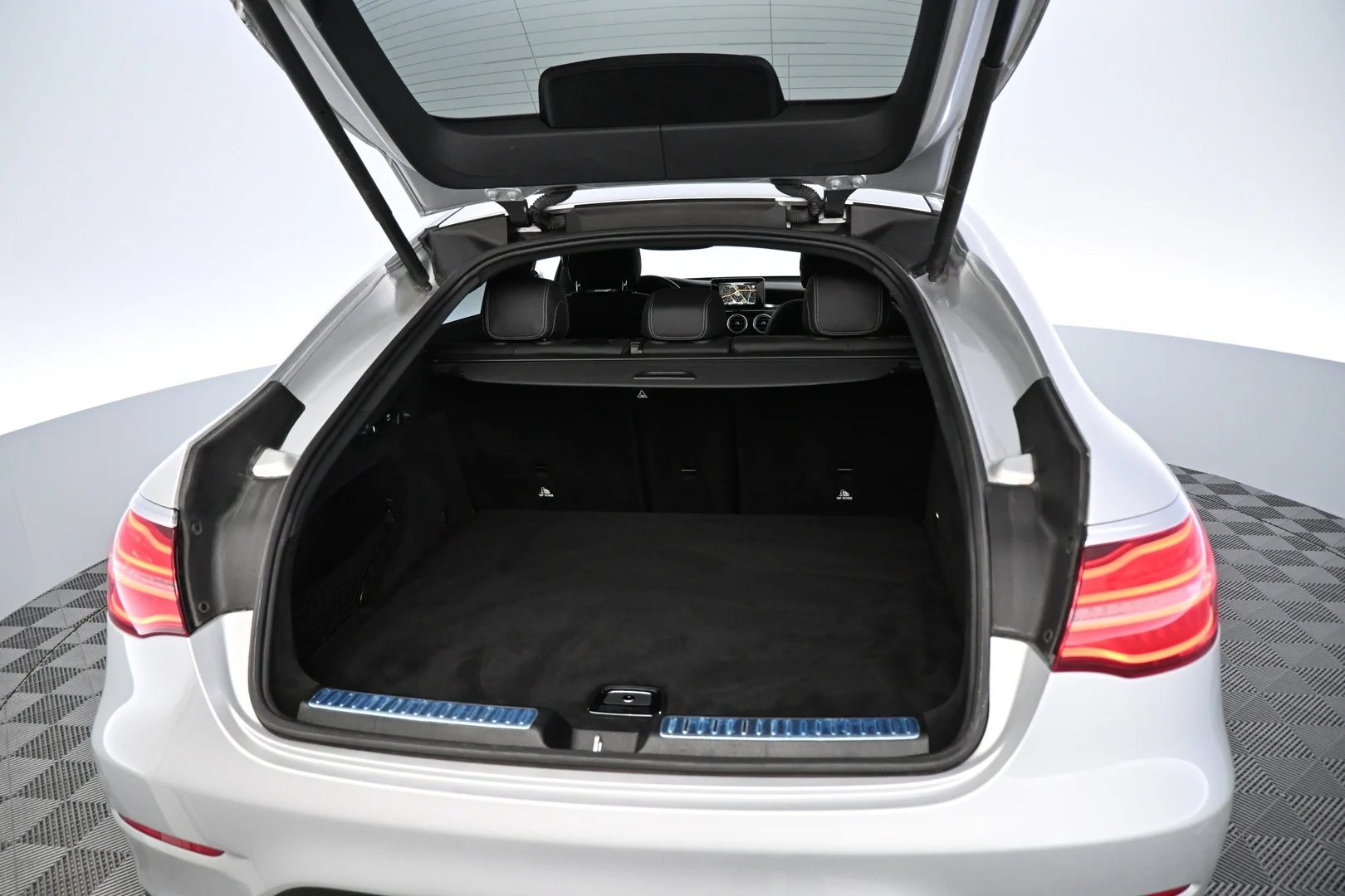 Car Image - 3itSMGDpI7Amls5hQpw9Fb