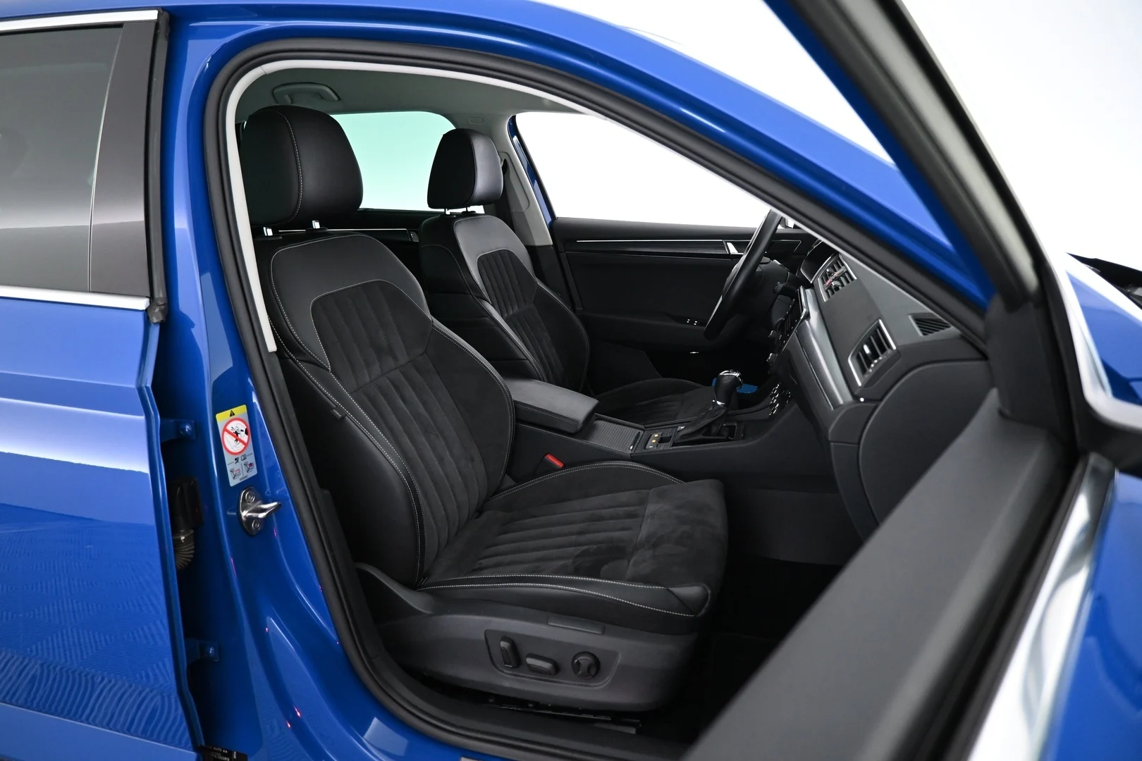 Car Image - 5jxPgzfrXf9zCUWUj6dKwH