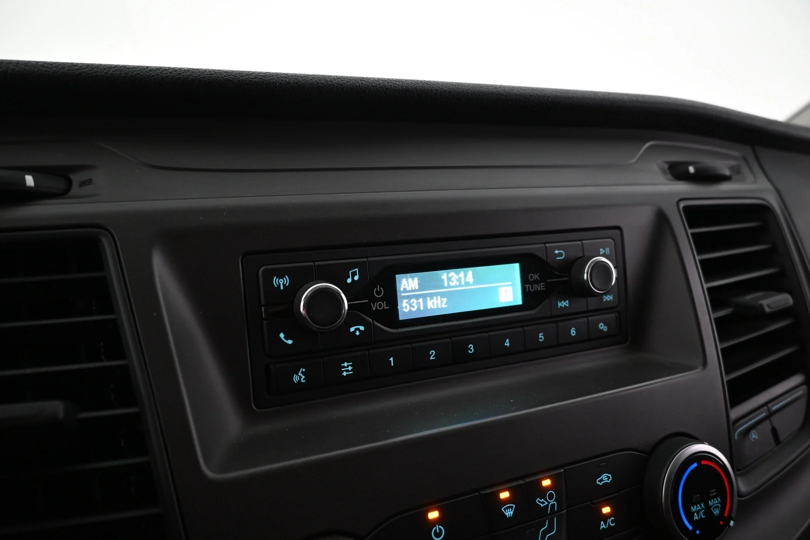 Car Image - 2NfKCSR5GGfDW5wBDlSYTE