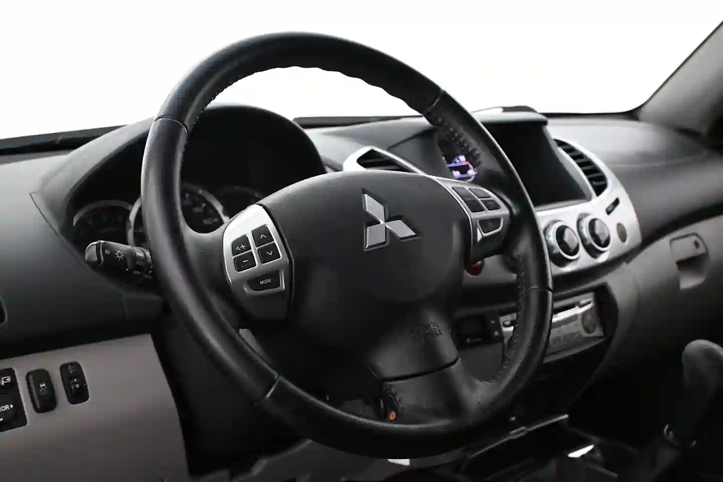 Car Image - 2QUgioo2rIXSYieM1yvbRh