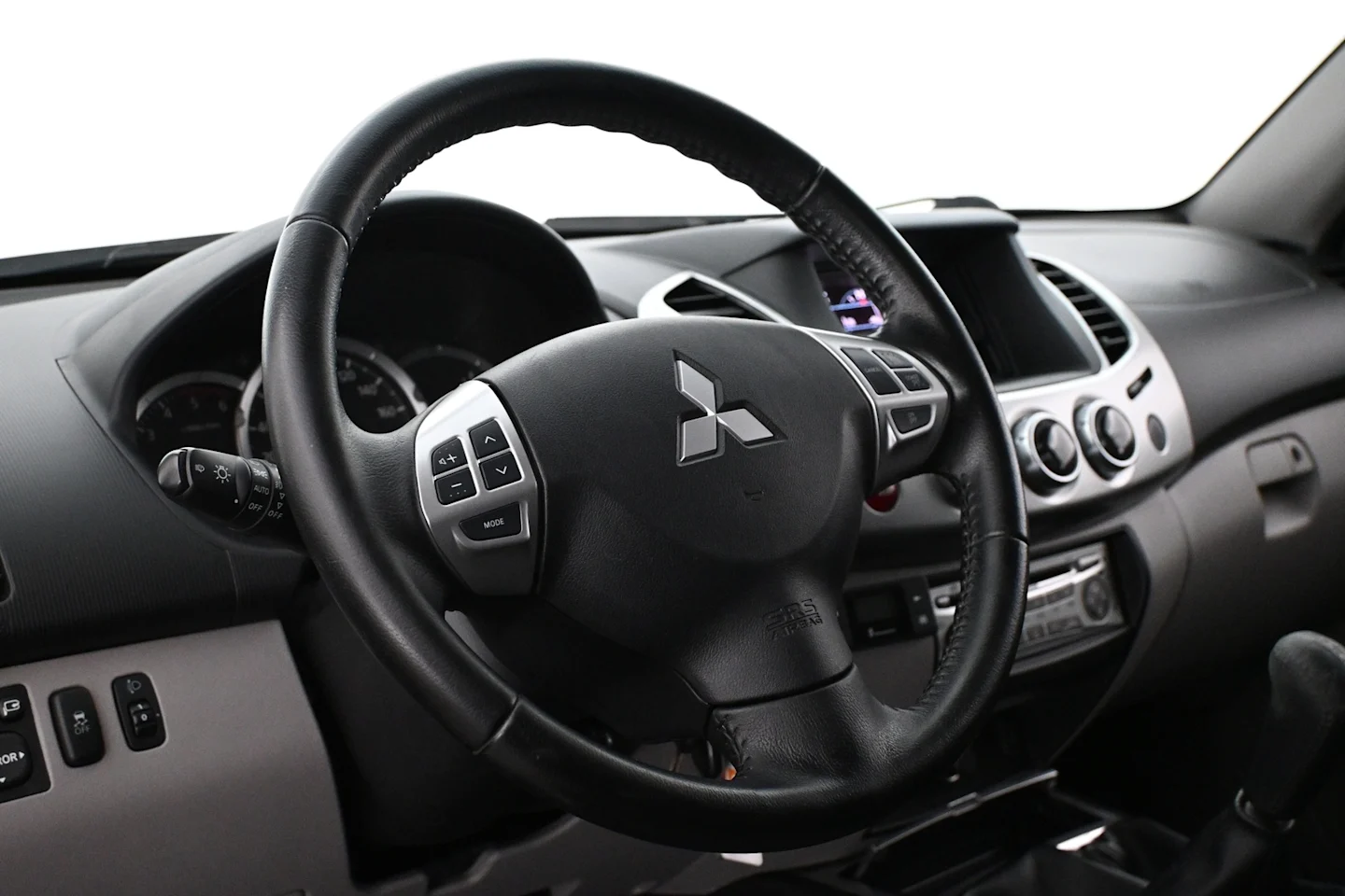 Car Image - 2QUgioo2rIXSYieM1yvbRh
