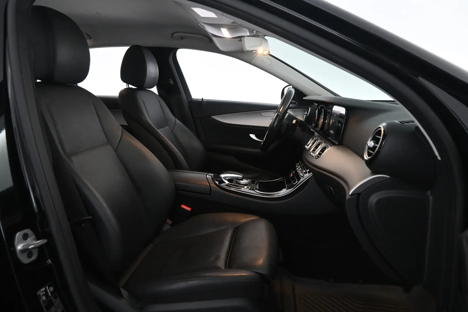 Car Image - 6S7HdpMqQaBxi0x1N3ZODT