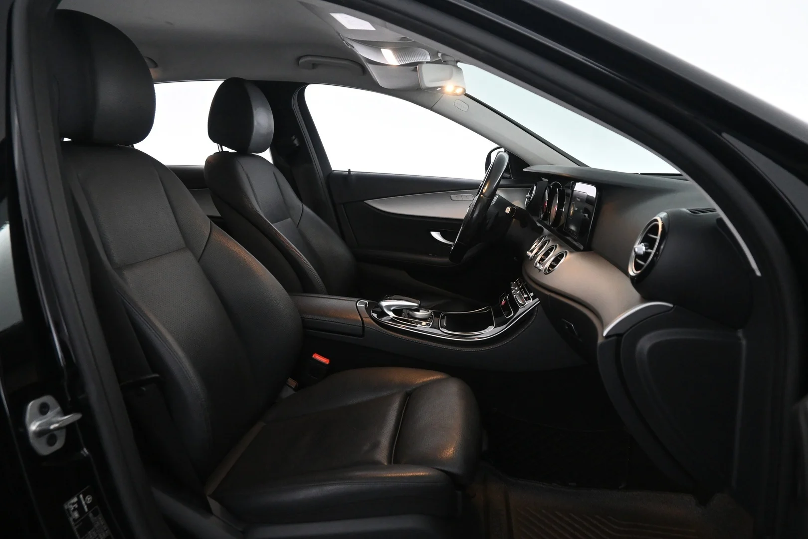 Car Image - 6S7HdpMqQaBxi0x1N3ZODT