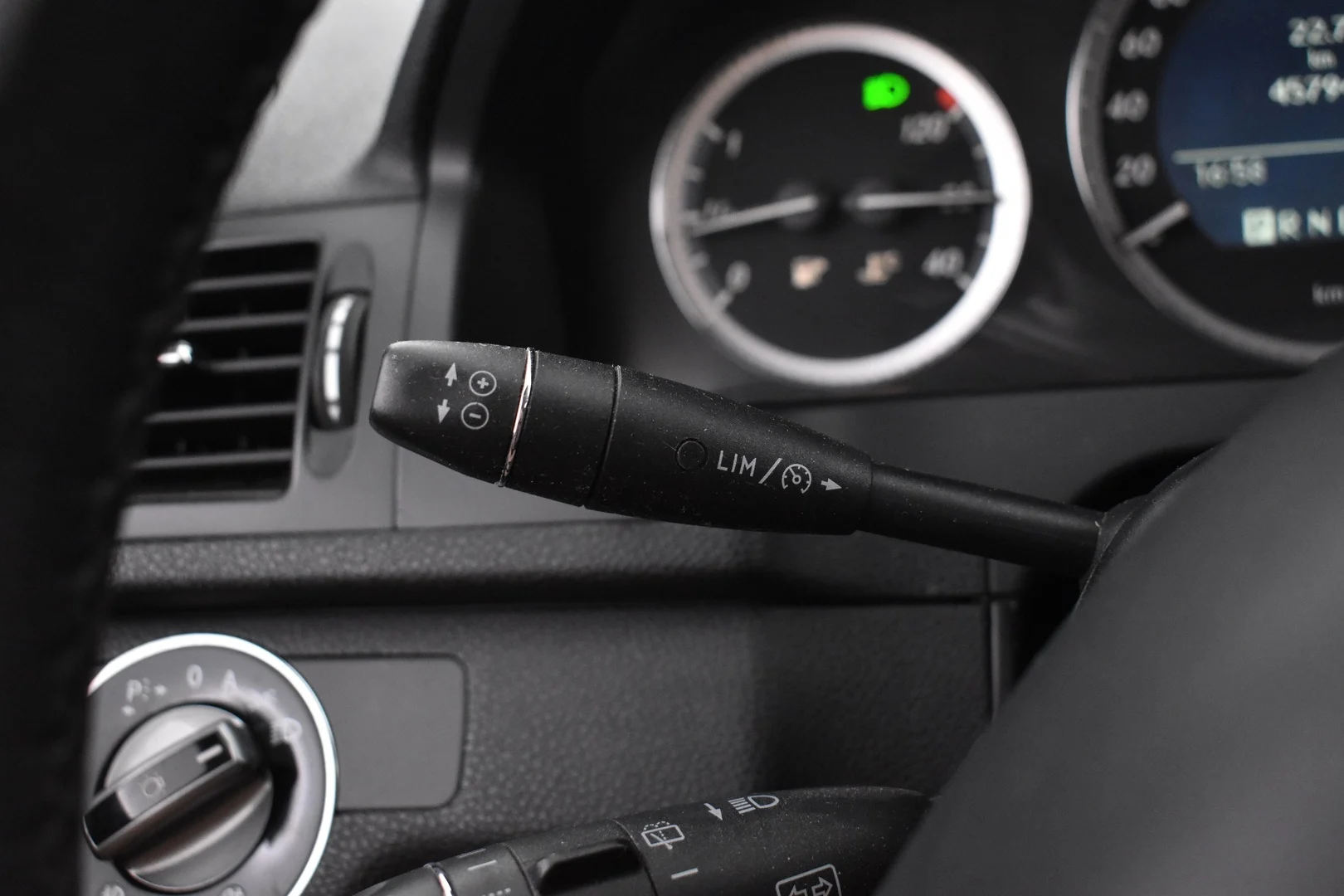 Car Image - 6IMAgMct1mv2Vaqr2ewJh7