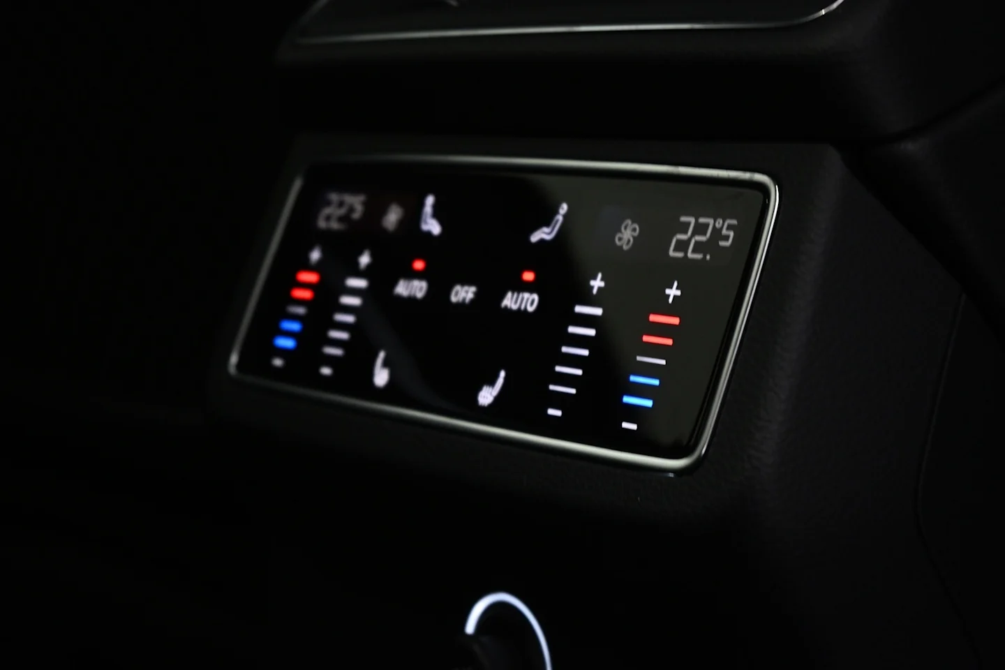 Car Image - DQGC945X4wOgbmkW1apdb