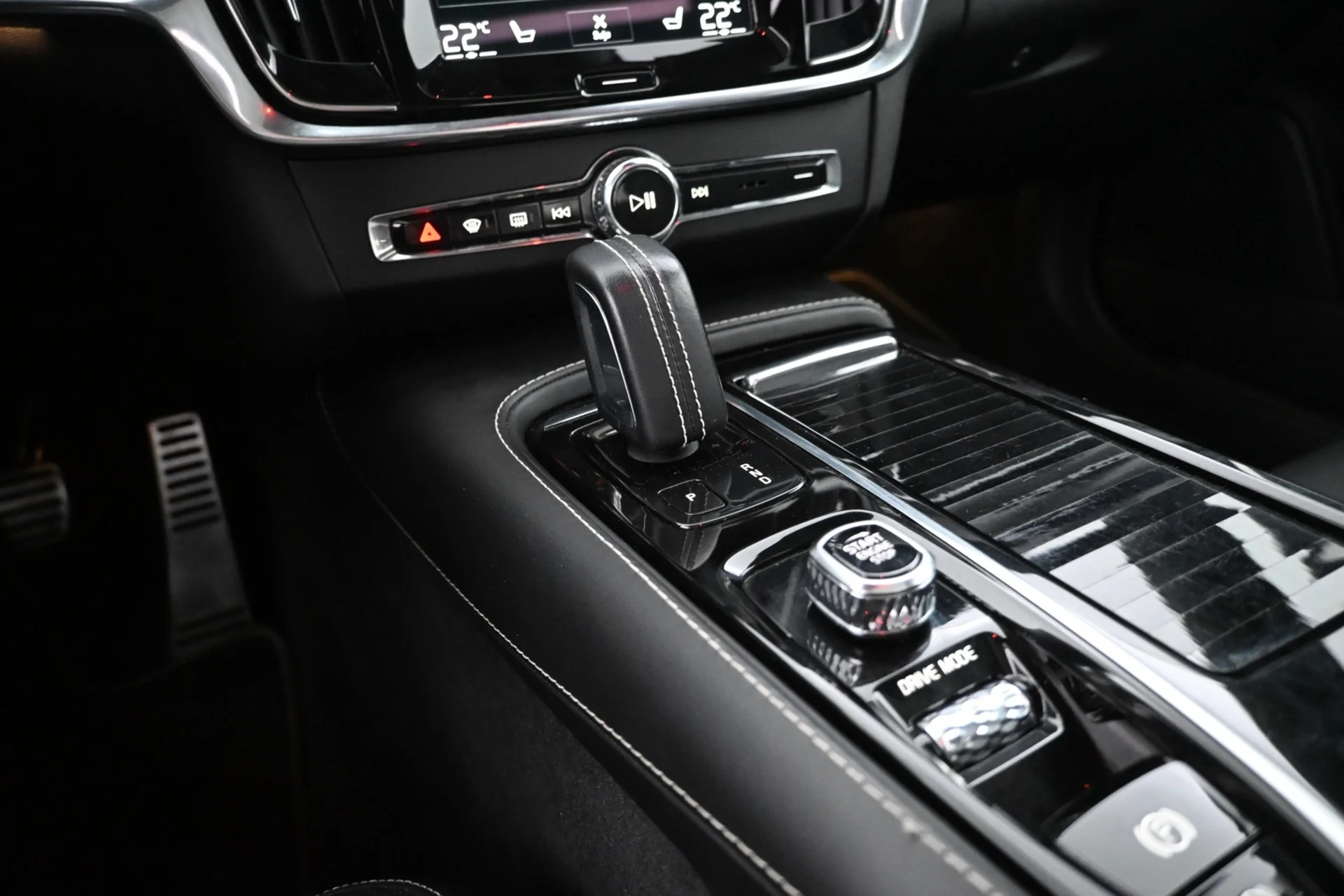 Car Image - STT4Vpdr0O9d0rA4ruG4g