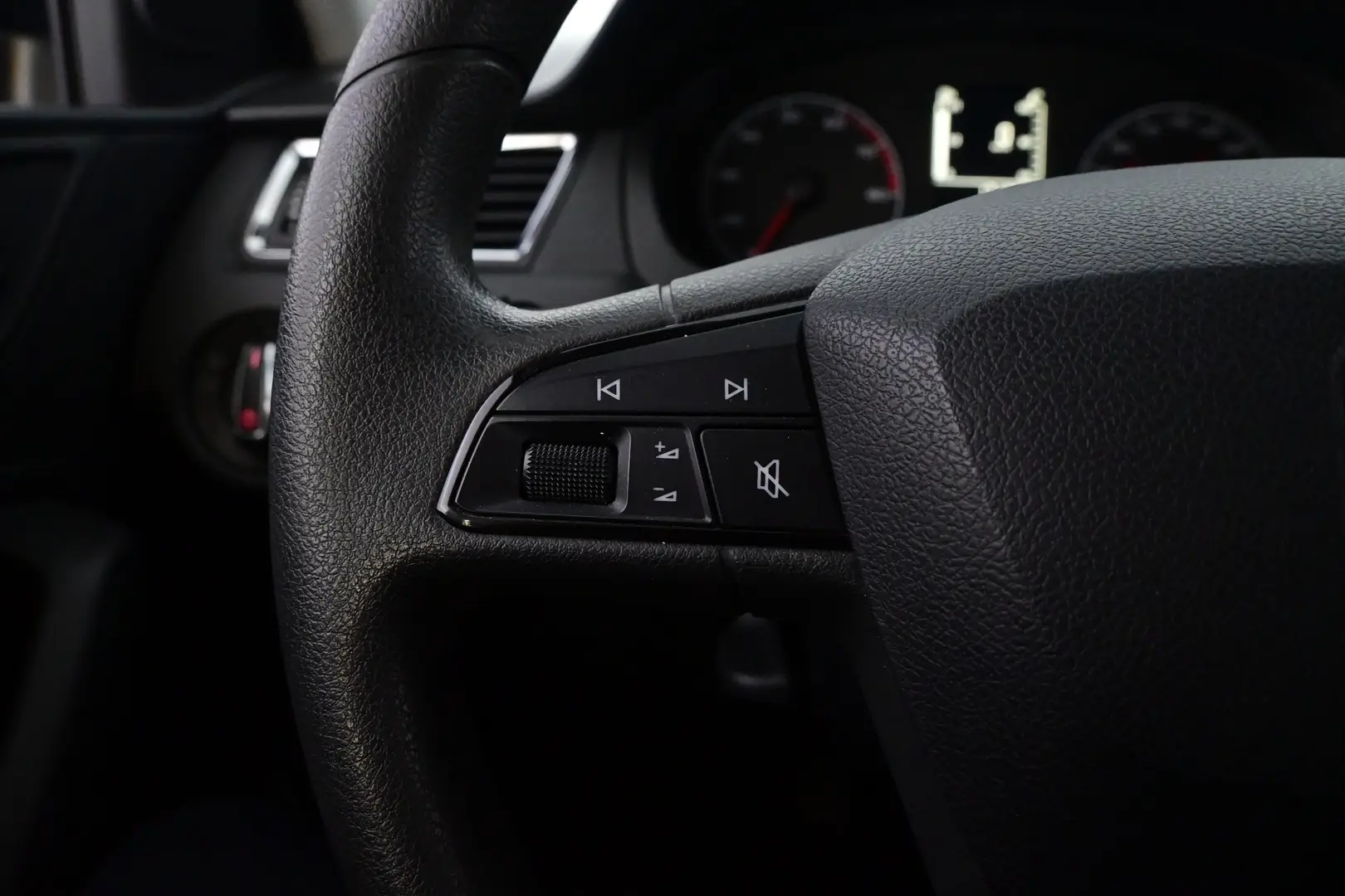 Car Image - 1gam6E0r478Z84i9skrd0e
