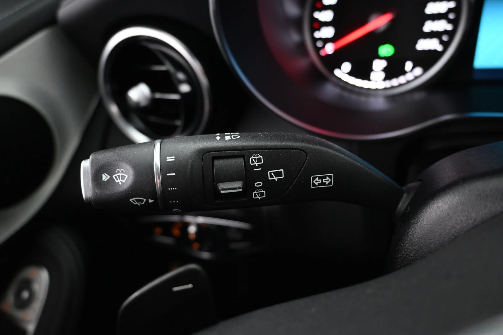 Car Image - 6Sa4RIzoW3xsZEkq64DlRx