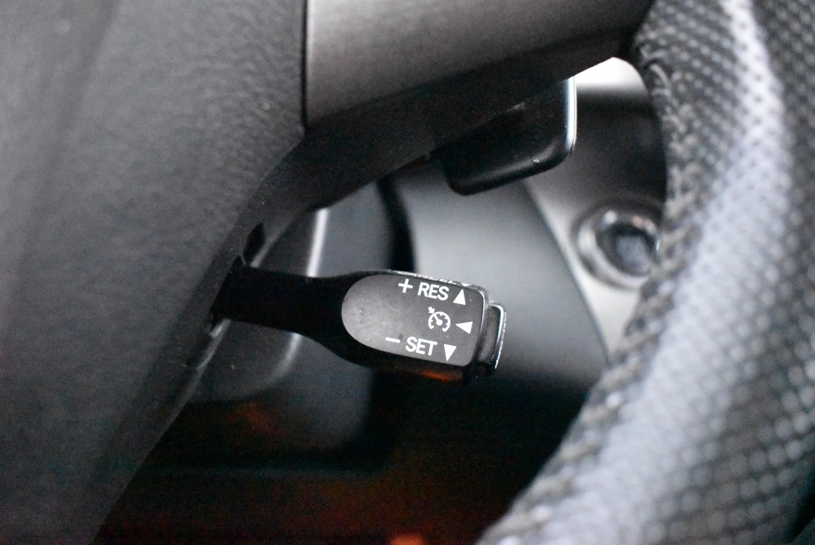 Car Image - 4hBML29hR106LYlFTdRhcU