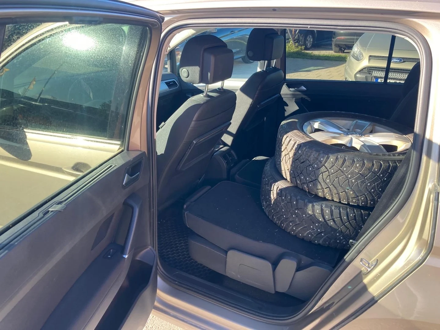 Car Image - 1rFwisQAn1PCehNvHKenh3