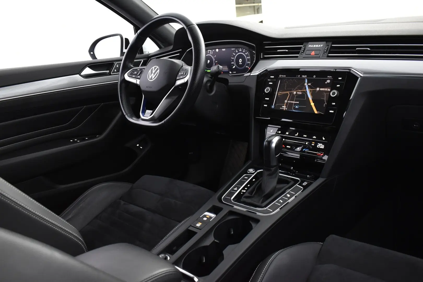 Car Image - 3kJrjmprFjVHRq33oa41su