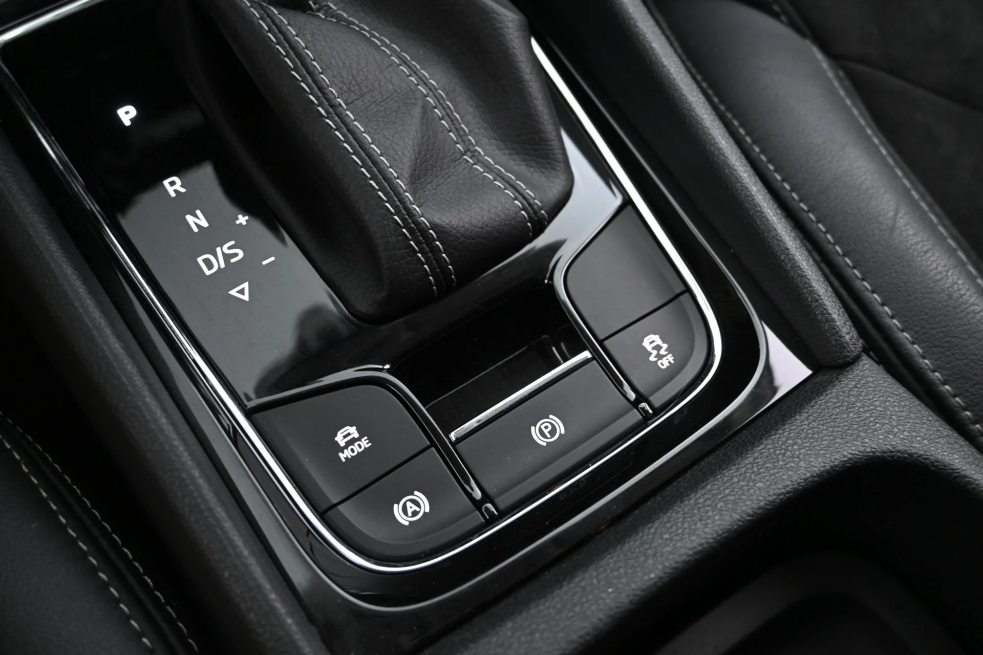 Car Image - 3SoY7u4VcKUvuY8ORQyNC6