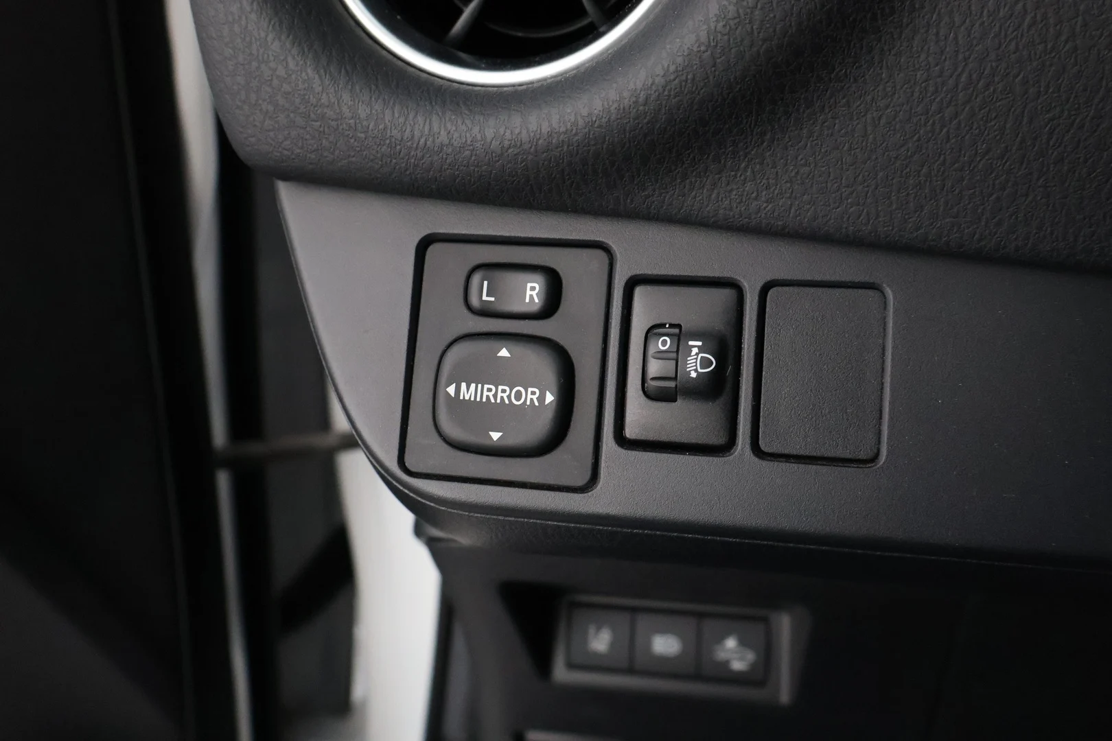 Car Image - 5tORmpb4O5tQIbU3k32Em6