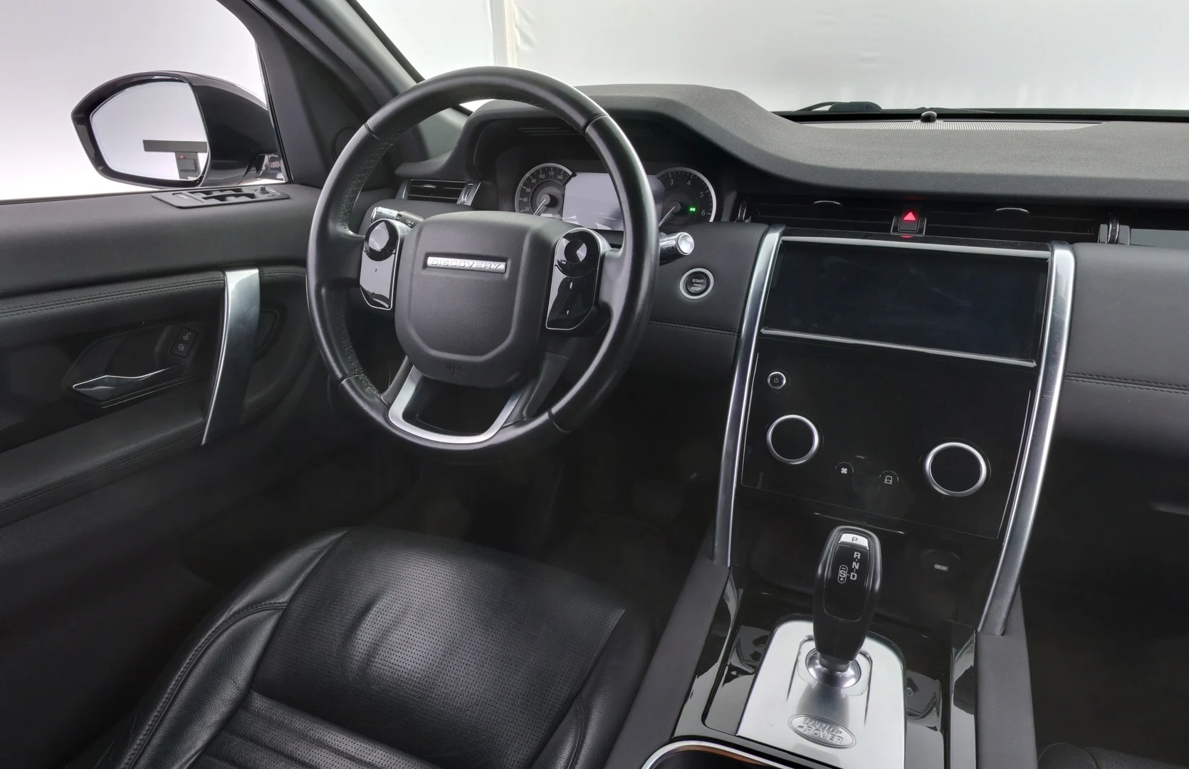 Car Image - AkocRX3IejD667T1syird